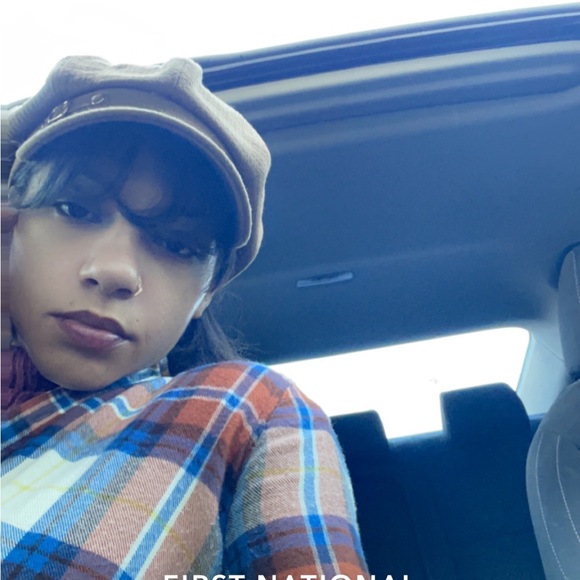 Meet your Posher, Dia🤞🏽 - Picture 3 of 16